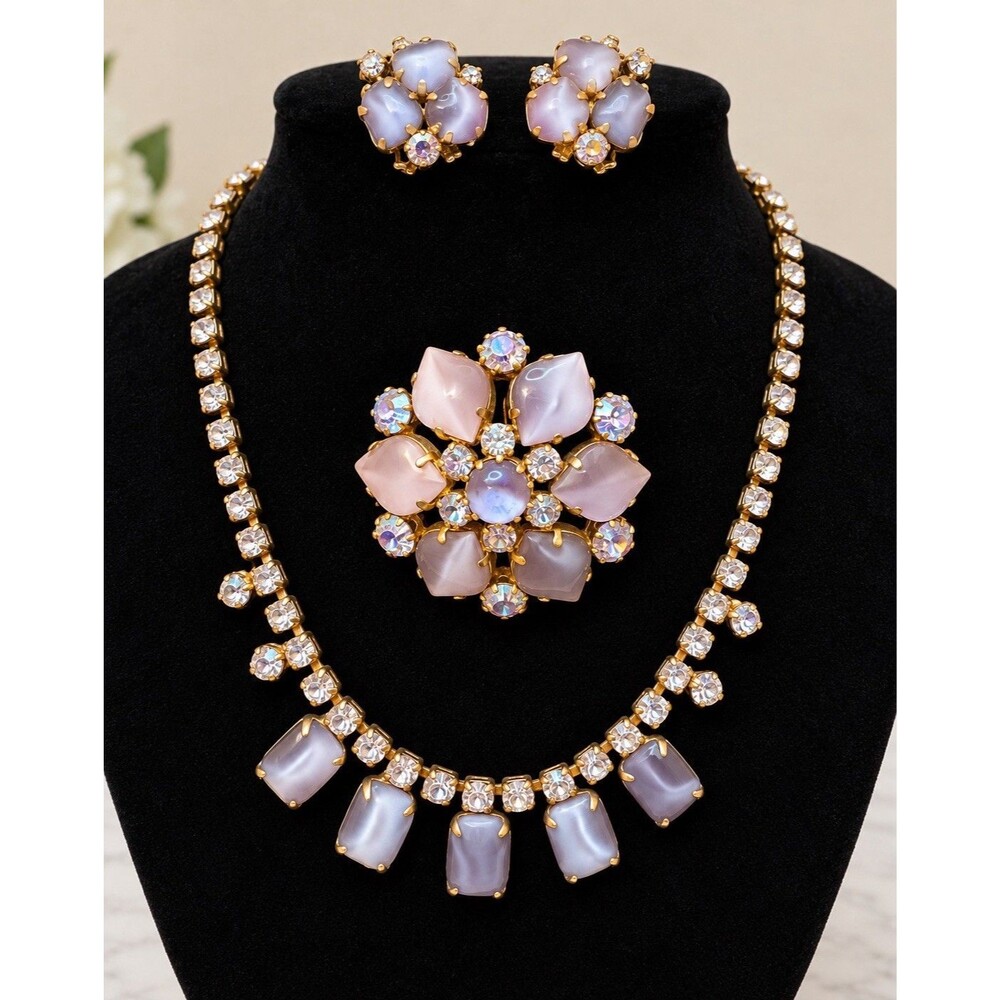 Vintage Lavender Moonglow Rhinestone Necklace Brooch Earrings 3 Piece Parure